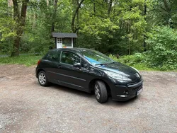 Schwarz Gebraucht 2009 Peugeot 207 Coupé | 1.999 € (Fairer Preis)