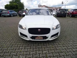 Fuji white Gebraucht 2019 Jaguar XF Pure Limousine | 20.600 € (Fairer Preis)