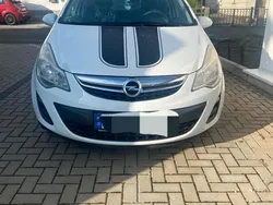 Weiß Gebraucht 2011 Opel Corsa Kleinwagen | 2.200 € (Fairer Preis)