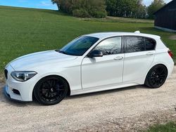 Weiß Gebraucht 2014 BMW M135 M Performance Kleinwagen | 29.998 €