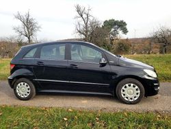 Schwarz Gebraucht 2011 Mercedes B180 Van / Kleinbus | 4.900 € (Guter Preis)