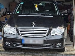 Schwarz Gebraucht 2006 Mercedes C200 Avantgarde Kombi | 2.800 € (Fairer Preis)
