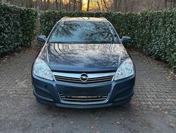 Blau Gebraucht 2009 Opel Astra Kombi | 1.900 € (Fairer Preis)
