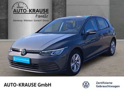 Grau Gebraucht 2024 VW Golf VIII Life Limousine | 23.985 € (Fairer Preis)