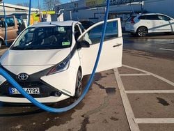 Weiß Gebraucht 2018 Toyota Aygo Kleinwagen | 6.500 € (Fairer Preis)