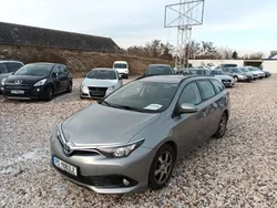 Grau Gebraucht 2016 Toyota Auris Touring Sports Cool Kombi | 7.500 € (Fairer Preis)