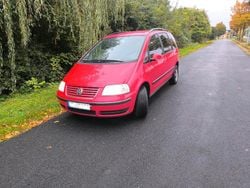 Rot Gebraucht 2005 VW Sharan Van / Kleinbus | 4.999 € (Teuer)