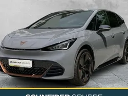 Grau Neu 2025 Cupra Born Kleinwagen | 48.580 €