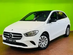 Weiß Gebraucht 2021 Mercedes B200 Van / Kleinbus | 13.990 € (Superpreis)