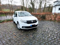 Weiß Gebraucht 2017 Dacia Sandero Ambiance Kleinwagen | 5.390 € (Fairer Preis)