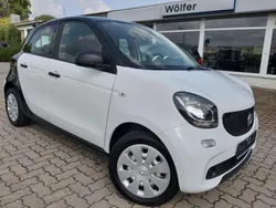 Karosserie in white Gebraucht 2015 Smart ForFour Kleinwagen | 6.490 € (Fairer Preis)