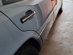 Blau Gebraucht 1991 Mercedes E230 Limousine | 3.950 €