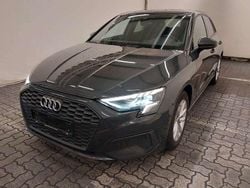 Grau Gebraucht 2023 Audi A3 Sport Limousine | 19.500 € (Guter Preis)