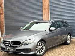 Grau Gebraucht 2019 Mercedes E220 Avantgarde Limousine | 21.499 €