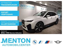 Weiß Gebraucht 2024 BMW iX Executive SUV | 74.890 € (Etwas zu teuer)
