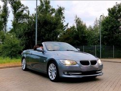 Grau Gebraucht 2011 BMW 318 Cabriolet Cabrio | 7.700 €