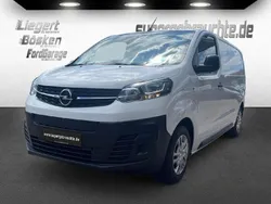 Jade weiss/arktis weiss Gebraucht 2020 Opel Vivaro-e Combi Edition Van | 22.700 € (Fairer Preis)