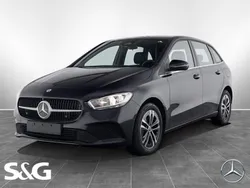 Metalliclack kosmosschwarz Gebraucht 2023 Mercedes B250e Van / Kleinbus | 32.977 € (Fairer Preis)