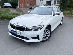 Weiß Gebraucht 2022 BMW 320 Performance Kombi | 19.590 € (Superpreis)