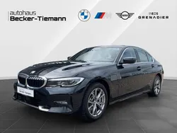Saphirschwarz Gebraucht 2020 BMW 330e Sport Line Limousine | 29.997 € (Etwas zu teuer)