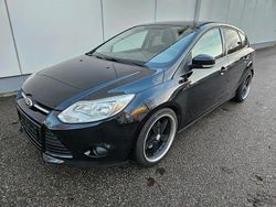 Schwarz Gebraucht 2011 Ford Focus Limousine | 4.850 € (Teuer)