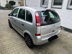 Silber Gebraucht 2004 Opel Meriva Van / Kleinbus | 2.000 € (Guter Preis)