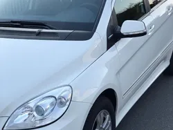 Weiß Gebraucht 2011 Mercedes B180 Van / Kleinbus | 4.499 € (Fairer Preis)