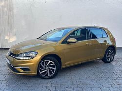 Gelb Gebraucht 2018 VW Golf VII Sound Limousine | 15.990 € (Fairer Preis)