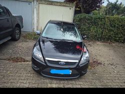 Schwarz Gebraucht 2009 Ford Focus Limousine | 1.200 € (Superpreis)
