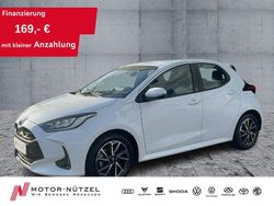 Weiß Gebraucht 2022 Toyota Yaris Hybrid Team Kleinwagen | 17.930 € (Guter Preis)