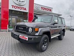 Grau Gebraucht 2024 Toyota Land Cruiser SUV | 74.990 € (Etwas zu teuer)