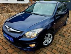 Blau Gebraucht 2011 Hyundai i30 Limousine | 3.999 € (Fairer Preis)