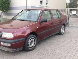 Rot Gebraucht 1992 VW Vento Limousine | 1.999 €