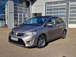 Beige Gebraucht 2015 Toyota Verso Skyview Edition Van / Kleinbus | 12.990 € (Etwas zu teuer)