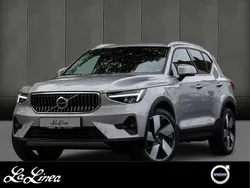 Silber Gebraucht 2022 Volvo XC40 Plus SUV | 34.950 € (Fairer Preis)