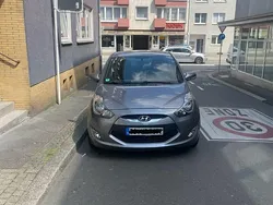 Grau Gebraucht 2014 Hyundai ix20 Edition Van / Kleinbus | 6.400 € (Guter Preis)