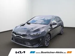 Schwarz Neu 2025 Kia Ceed Limousine | 26.180 € (Etwas zu teuer)