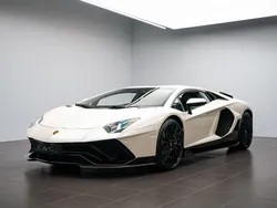 Ballon white Gebraucht 2022 Lamborghini Aventador Coupé | 589.000 € (Teuer)