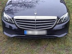 Schwarz Gebraucht 2017 Mercedes E220 Limousine | 24.900 € (Guter Preis)