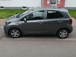 Grau Gebraucht 2021 Kia Picanto X-Line Kleinwagen | 12.800 € (Guter Preis)