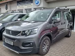 Grau Gebraucht 2021 Peugeot Rifter Allure Van / Kleinbus | 21.450 € (Teuer)