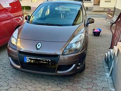 Braun Gebraucht 2011 Renault Grand Scénic III Dynamique Van / Kleinbus | 4.500 € (Fairer Preis)