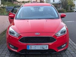 Rot Gebraucht 2015 Ford Focus Kombi | 7.149 € (Guter Preis)