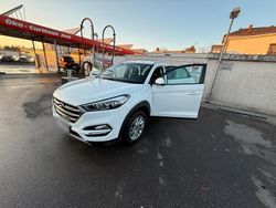 Weiß Gebraucht 2017 Hyundai Tucson SUV | 15.200 €