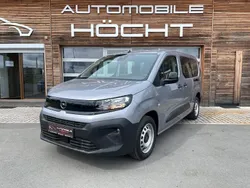 Grau Neu 2024 Opel Combo Van / Kleinbus | 27.590 € (Teuer)