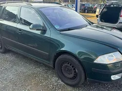 Grün Gebraucht 2007 Skoda Octavia Kombi | 2.201 € (Guter Preis)