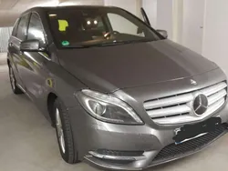 Grau Gebraucht 2013 Mercedes B200 Van / Kleinbus | 13.950 € (Fairer Preis)