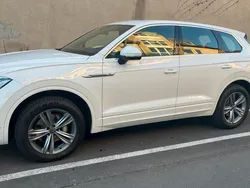 Weiß Gebraucht 2020 VW Touareg R-line SUV | 47.500 € (Teuer)