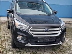Schwarz Gebraucht 2017 Ford Kuga Titanium SUV | 11.400 € (Fairer Preis)