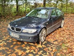 Blau Gebraucht 2002 BMW 330 Basis Limousine | 2.490 € (Fairer Preis)